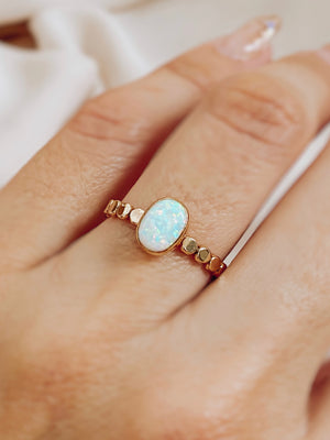 Opal statement ring gold