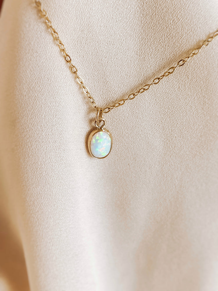 Oval opal necklace