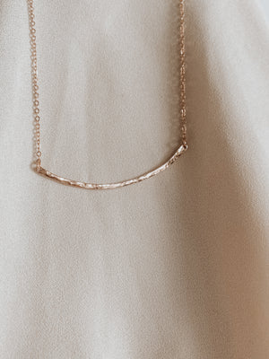 curved bar choker necklace 