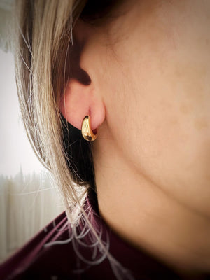 Era Huggie Hoop Earrings