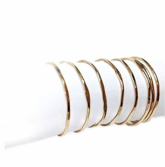 
            
                Load image into Gallery viewer, Thin stacking rings gold
            
        