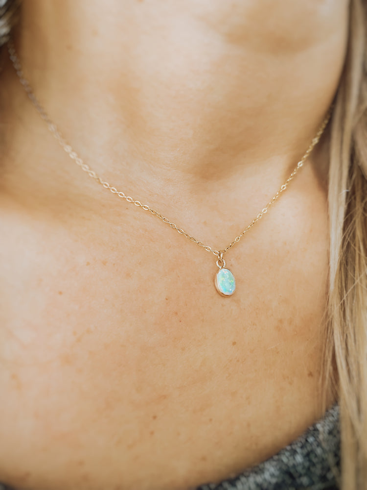 Opal pendant necklace 
