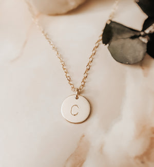 Initial pendant necklace gold