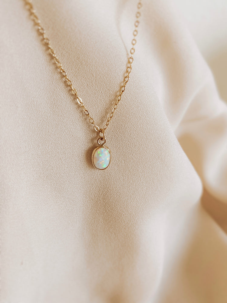 Oval opal necklace