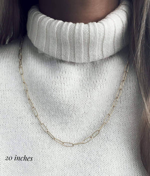 
            
                Load image into Gallery viewer, chunky paperclip necklace gold
            
        