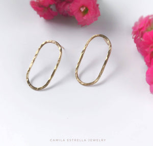 
            
                Load image into Gallery viewer, Oval Stud Earrings, 
            
        