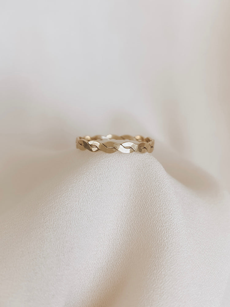 
            
                Load image into Gallery viewer, double twist ring gold for stack rings
            
        
