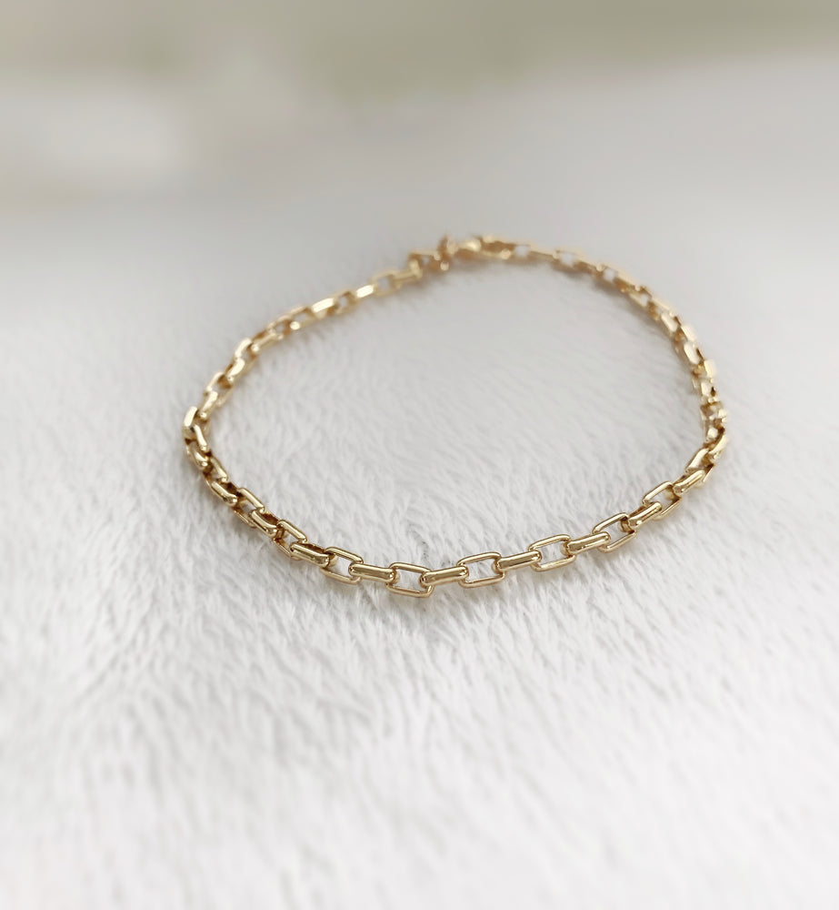 
            
                Load image into Gallery viewer, Cube Lola Chain Bracelet, 
            
        