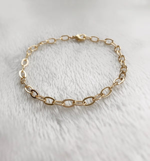 
            
                Load image into Gallery viewer, Oval Lola Chain Bracelet, 
            
        