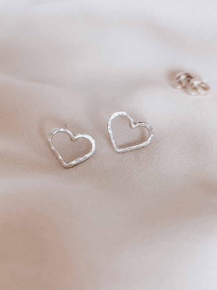 small heart stud silver 