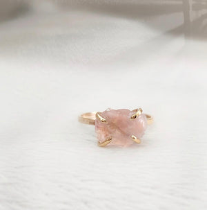 Raw rose quartz ring discount