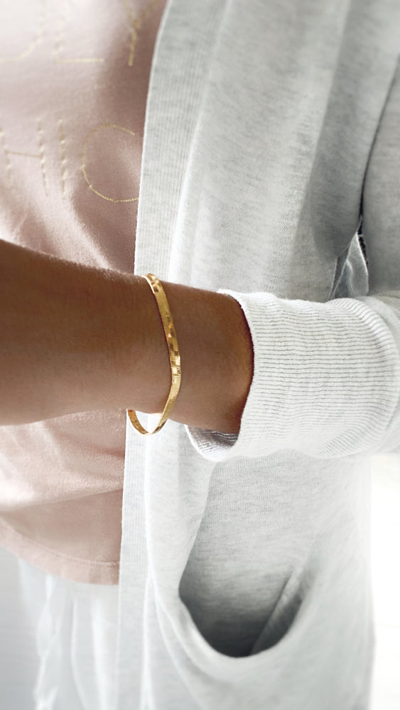 herringbone bracelet gold