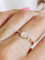 Birthstone initial Ring gold
