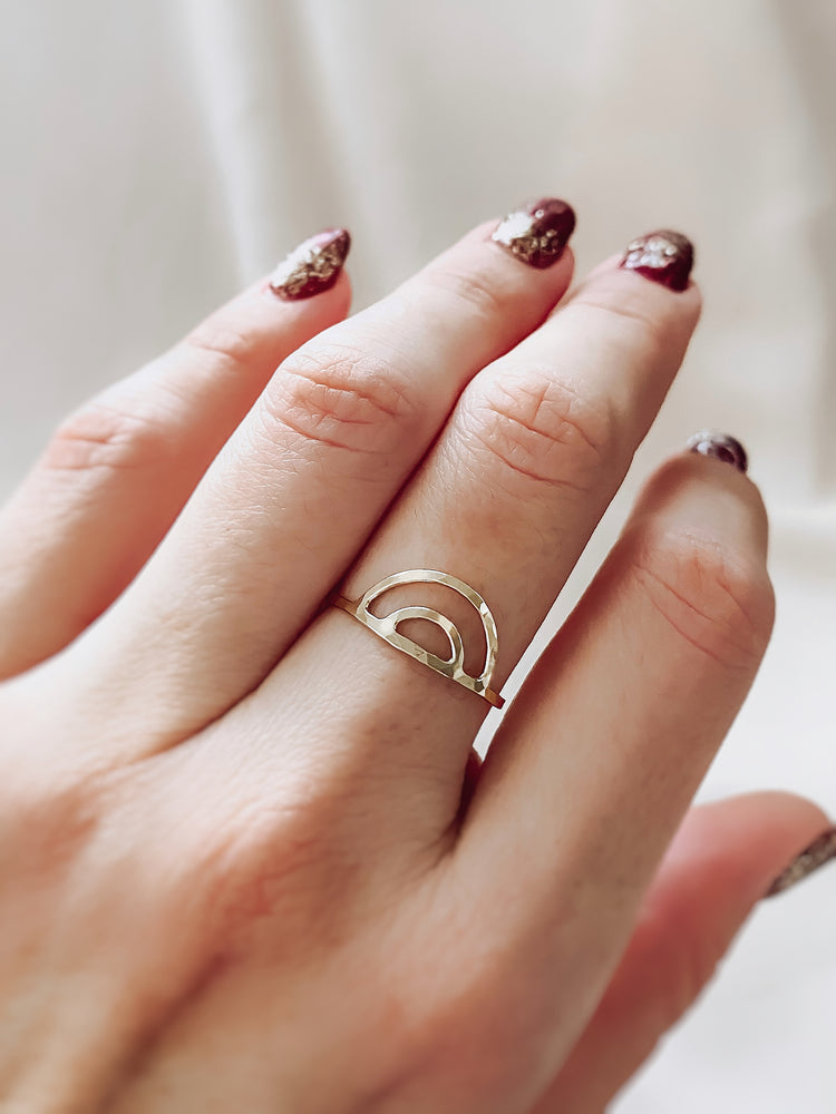 Gold arch ring